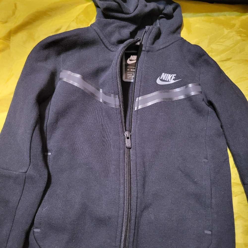 Nike Tech 4T sweatsuit